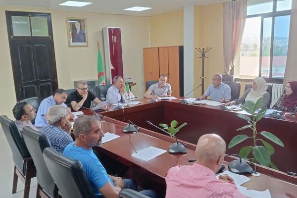 conseil-09-juin-5B8C8E8CB-EEFA-1908-B6B1-9E1A5EE94C4B.jpg